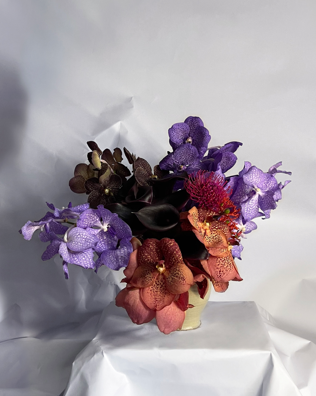 Multi Vandas bouquet – €150